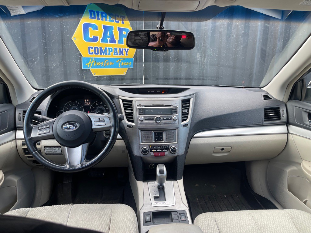 2010 Subaru Outback Image 5