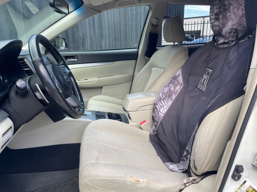 2010 Subaru Outback Image 6