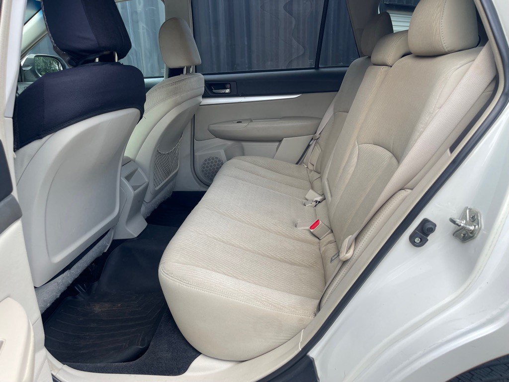 2010 Subaru Outback Image 8