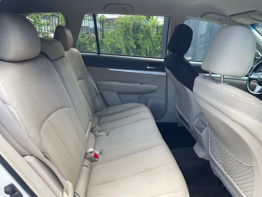 2010 Subaru Outback Image 9