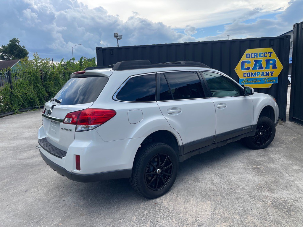 2010 Subaru Outback Image 10
