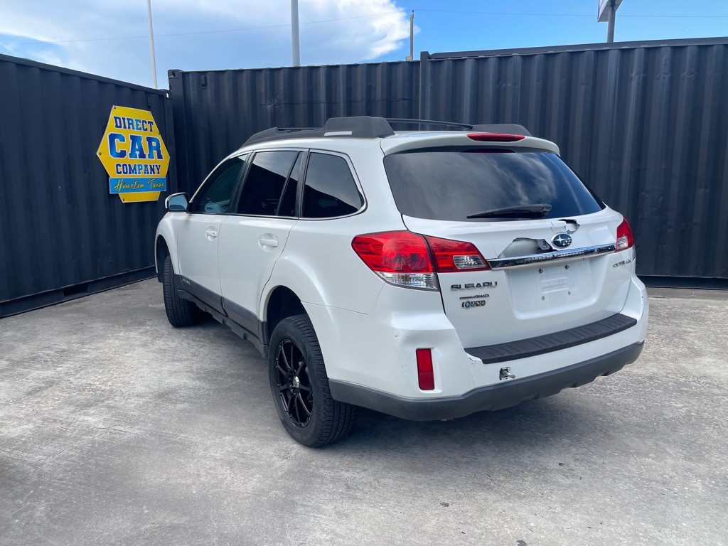 2010 Subaru Outback Image 11