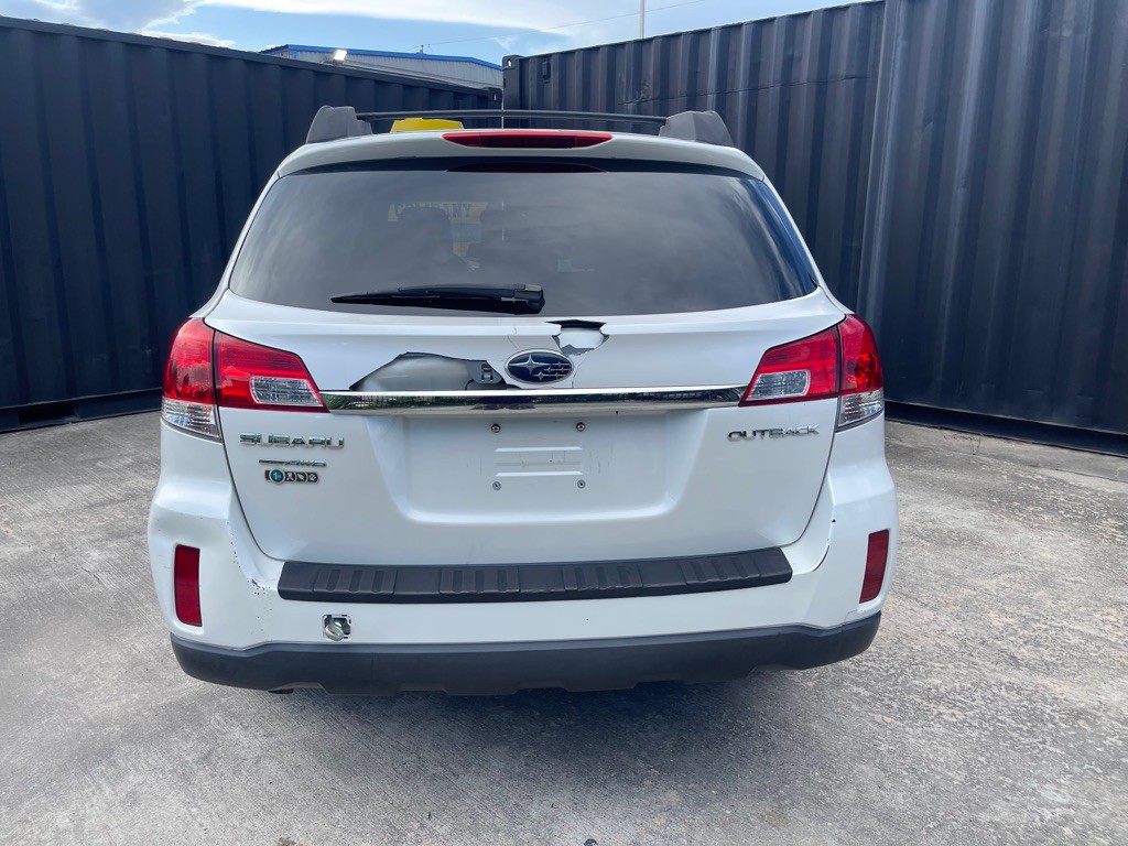 2010 Subaru Outback Image 13