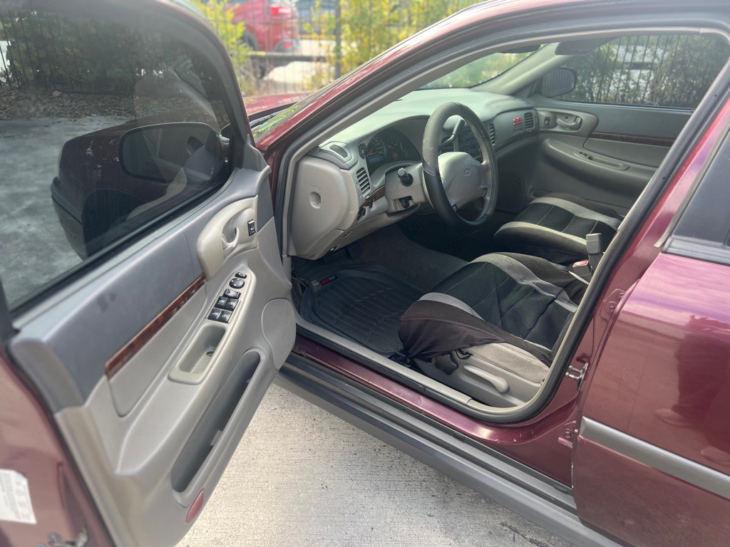 2003 Chevrolet Impala Image 10