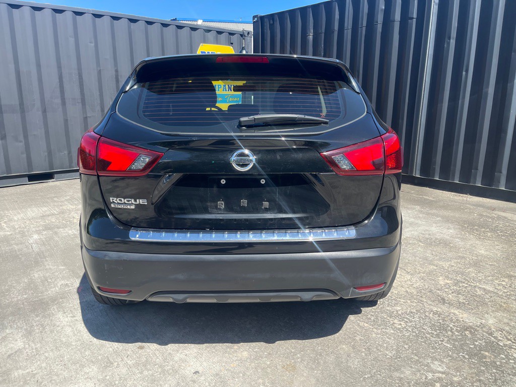 2018 Nissan Rogue Image 12