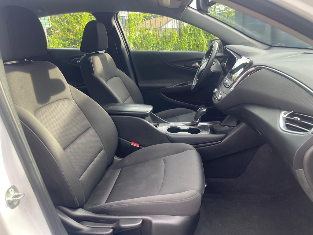 2018 Chevrolet Malibu Image 7