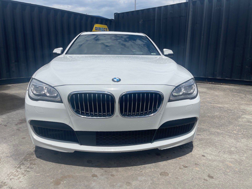 2015 BMW 7 Series Image 1