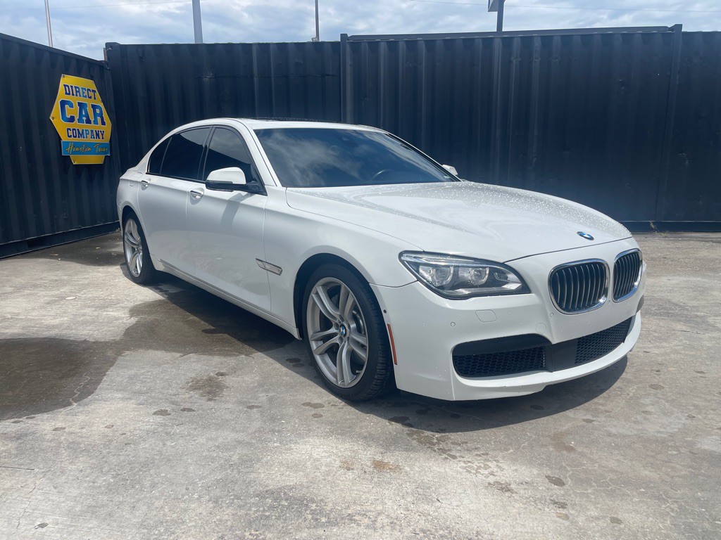 2015 BMW 7 Series Image 2