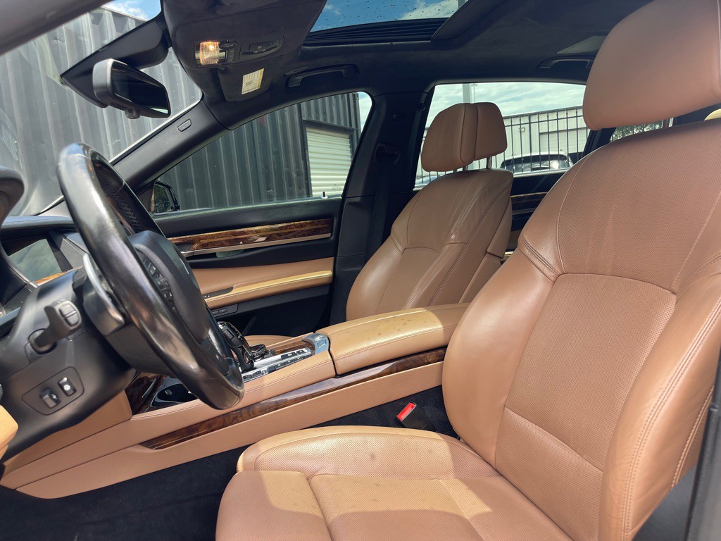 2015 BMW 7 Series Image 5