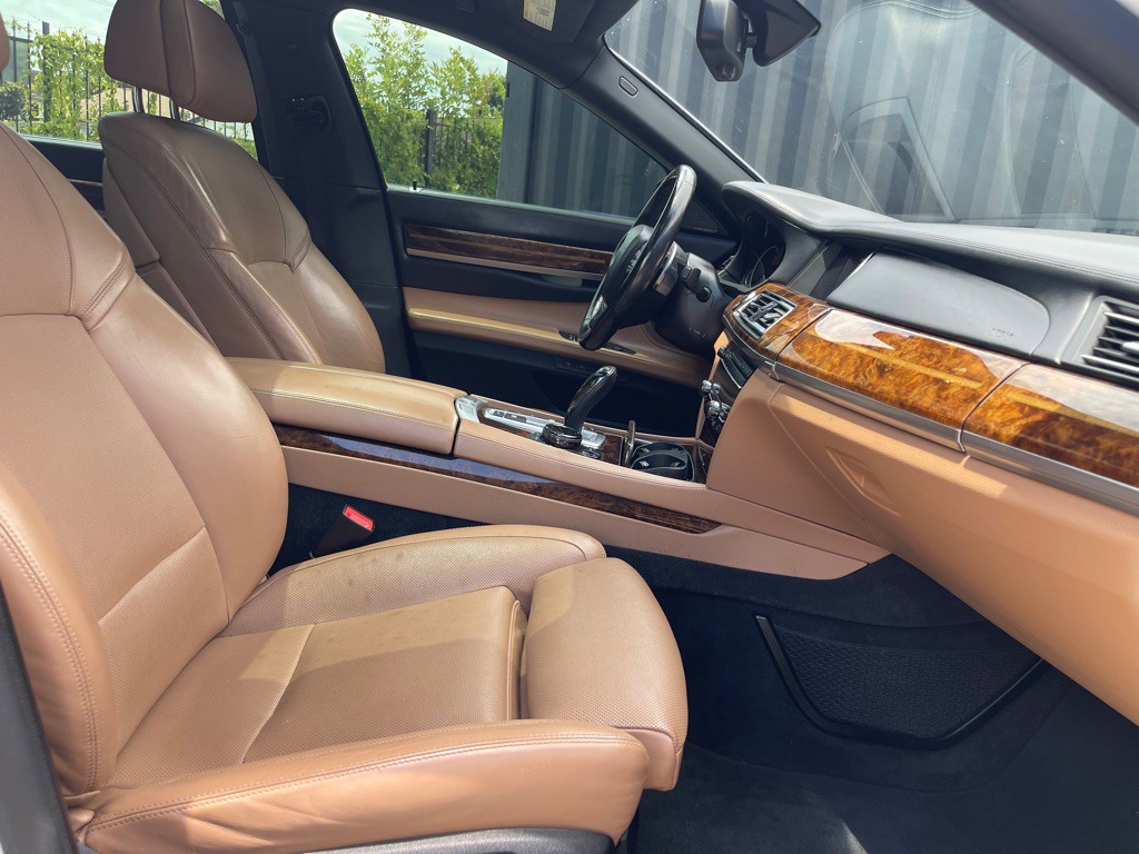 2015 BMW 7 Series Image 6