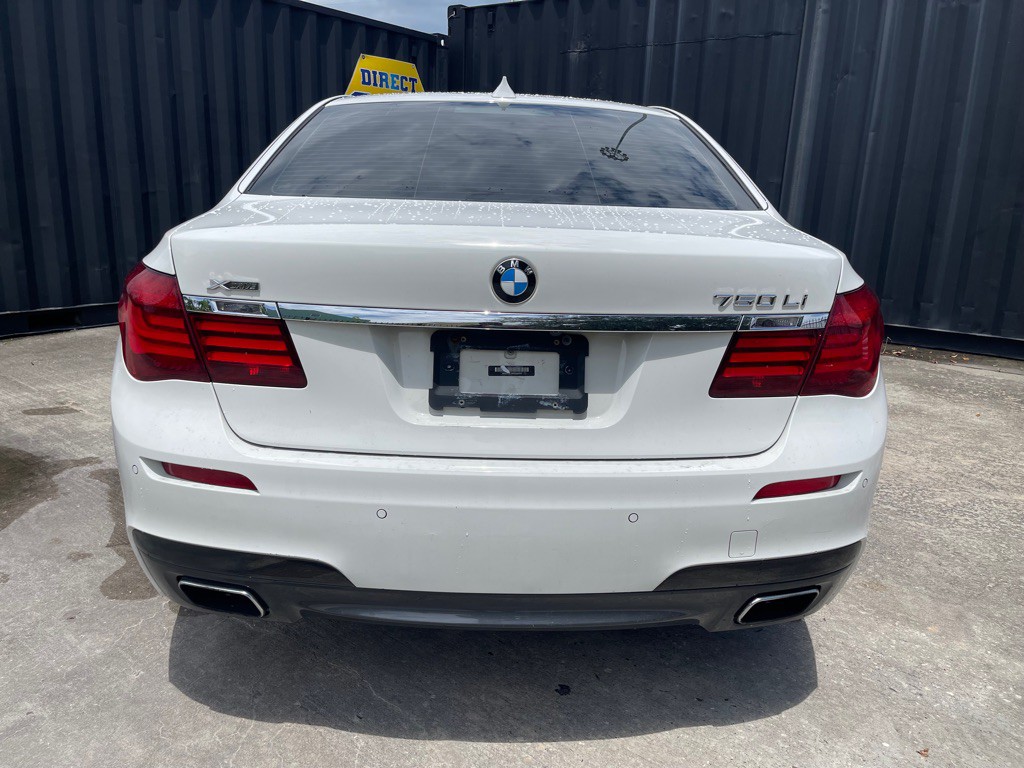 2015 BMW 7 Series Image 12