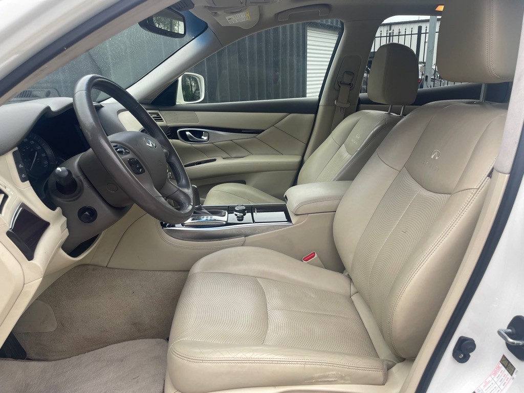 2013 INFINITI M37 Image 6