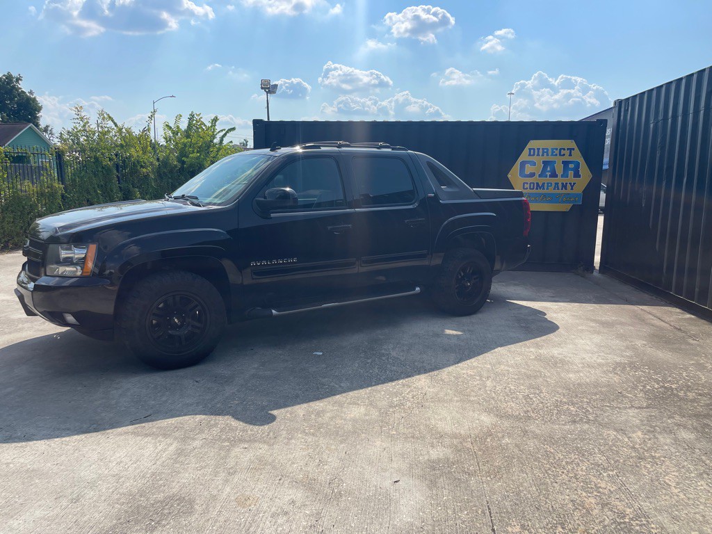 2012 Chevrolet Avalanche Image 1