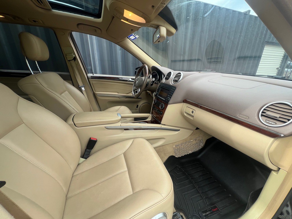 2012 Mercedes-Benz GL-Class Image 6