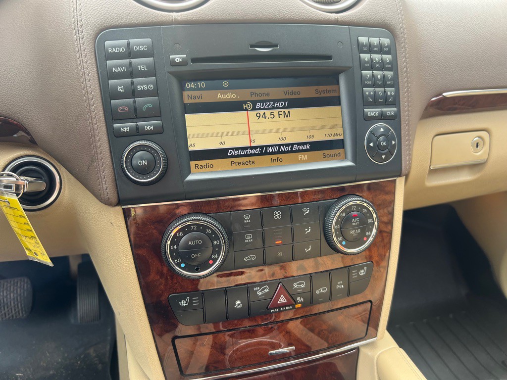 2012 Mercedes-Benz GL-Class Image 16