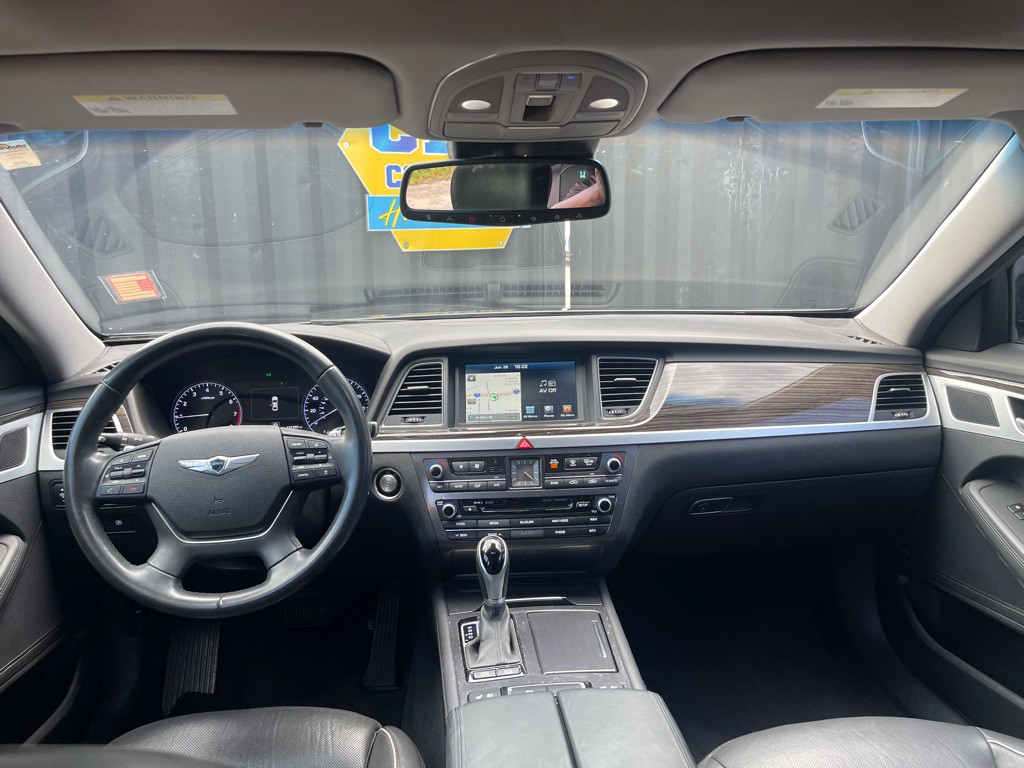2015 Hyundai Genesis Image 5