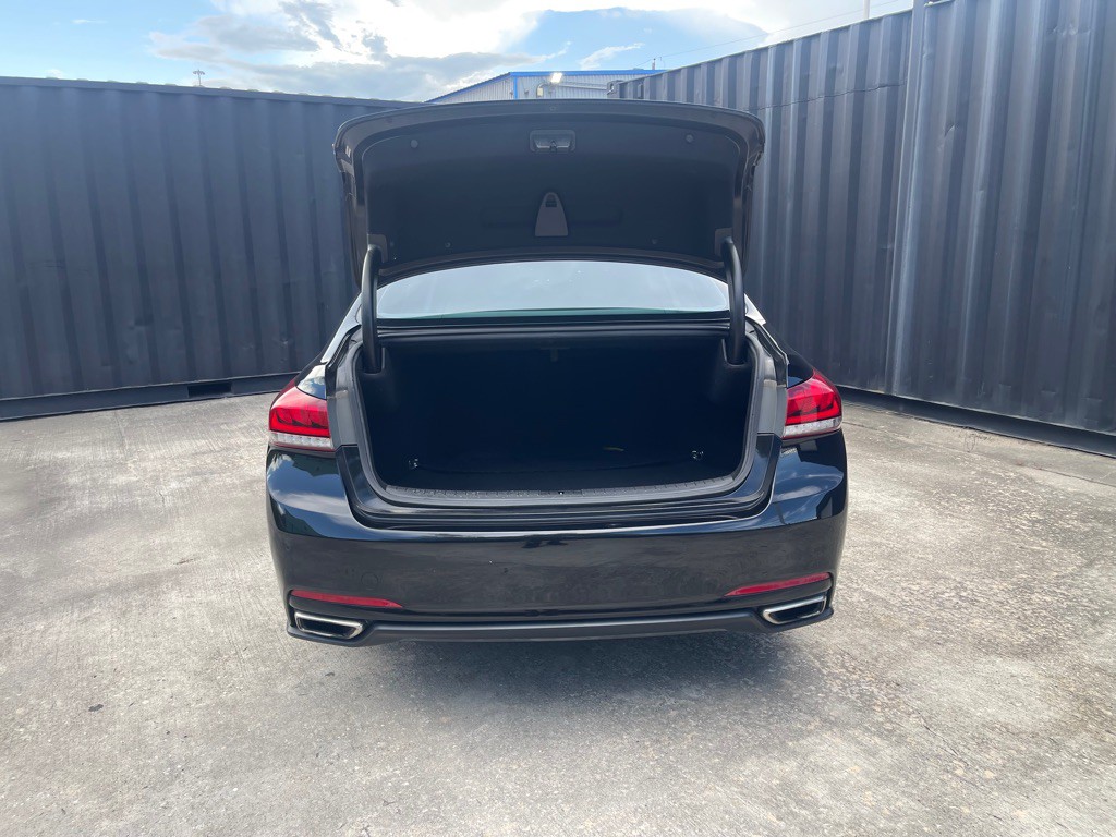 2015 Hyundai Genesis Image 12