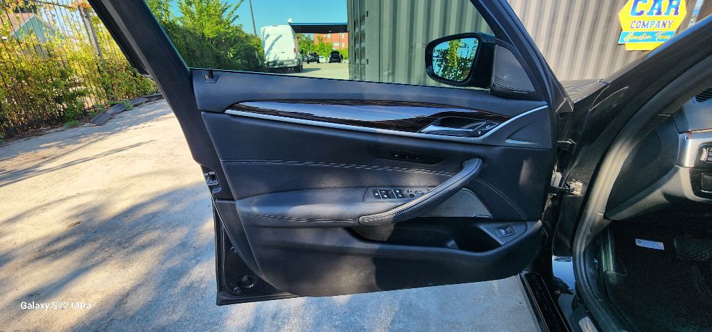 2021 BMW 5 Series Image 9