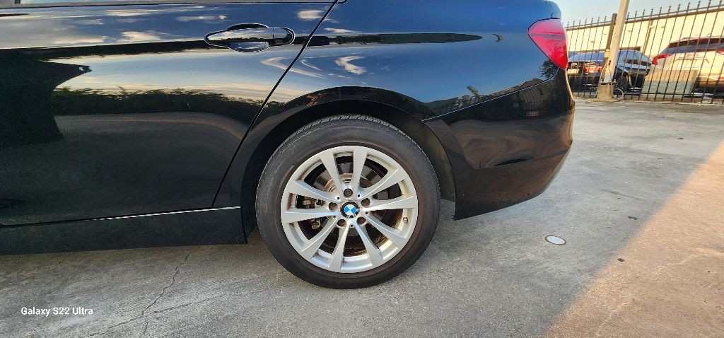 2016 BMW 3 Series Image 18
