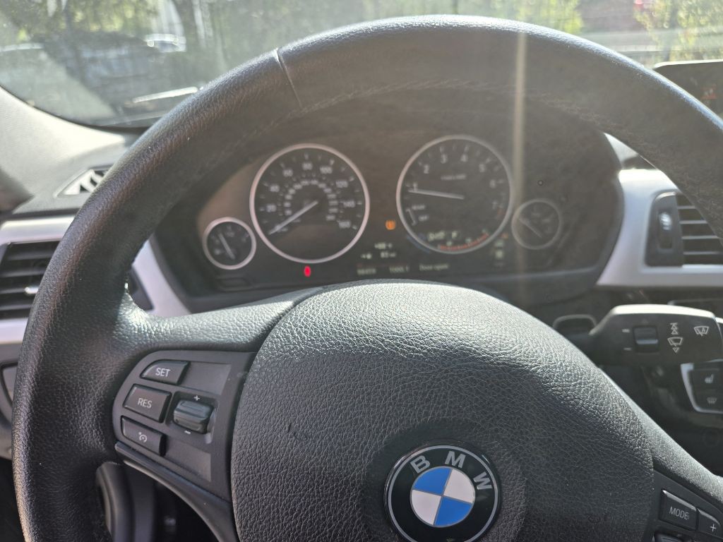 2016 BMW 3 Series Image 11