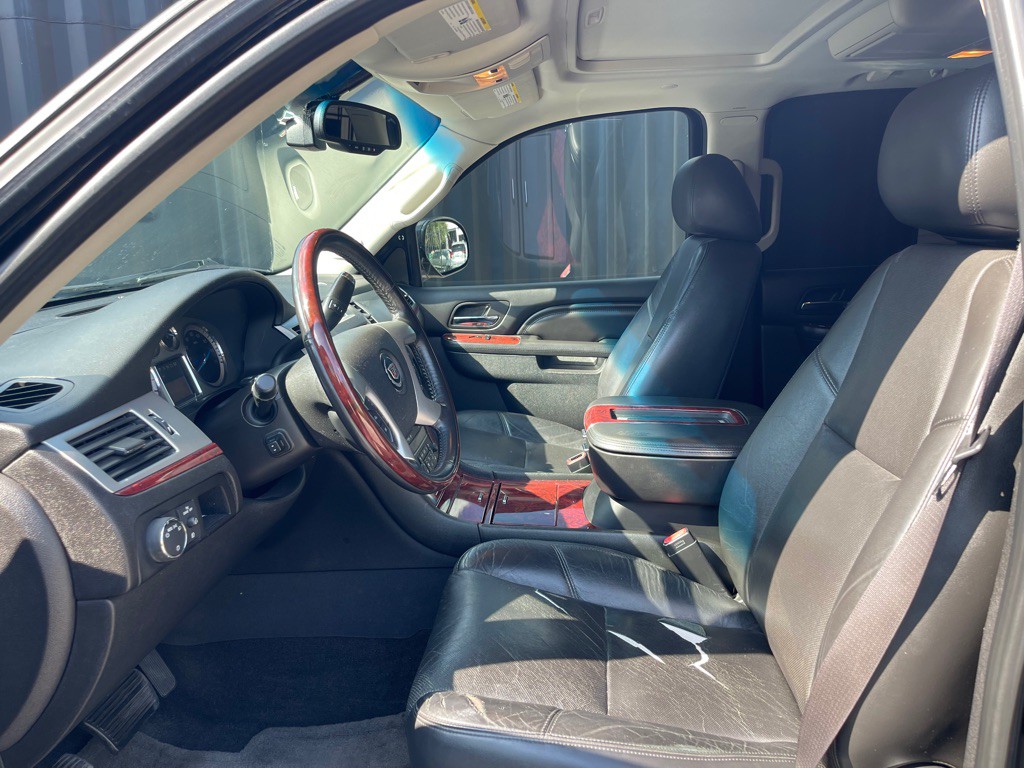 2012 Cadillac Escalade Image 5