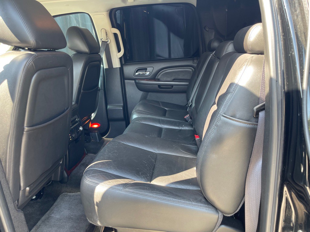 2012 Cadillac Escalade Image 8