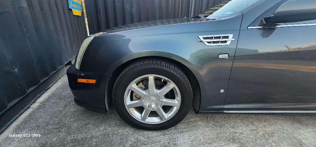 2008 Cadillac STS Image 16