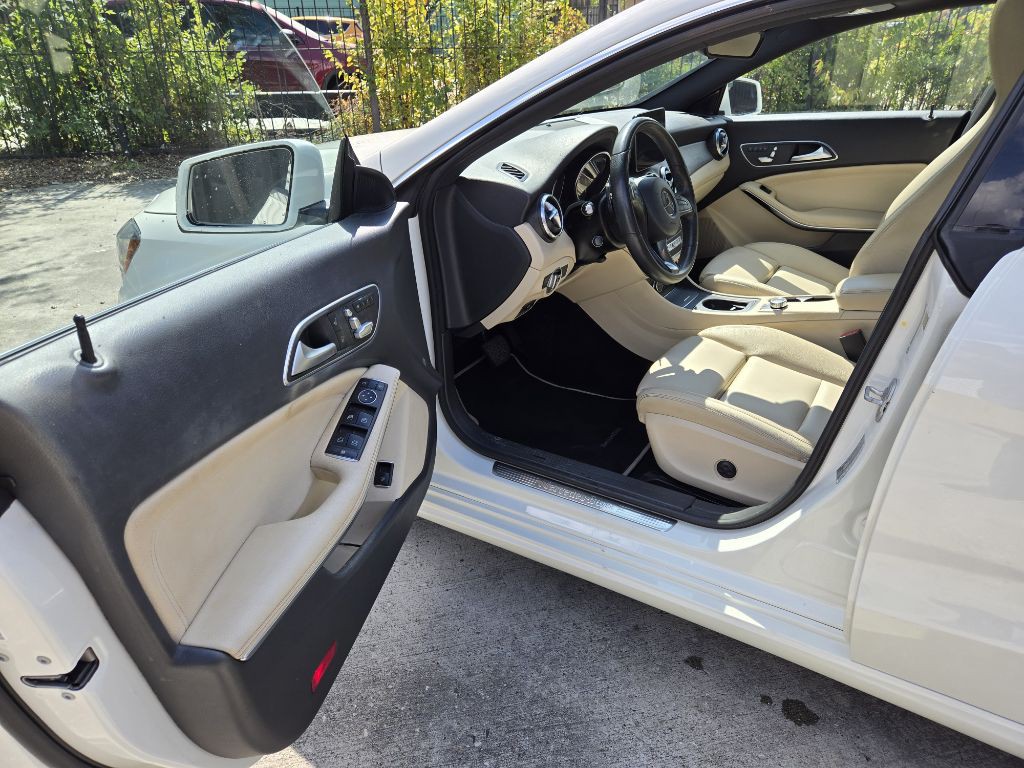 2017 Mercedes-Benz CLA-Class Image 9