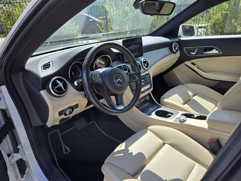2017 Mercedes-Benz CLA-Class Image 10