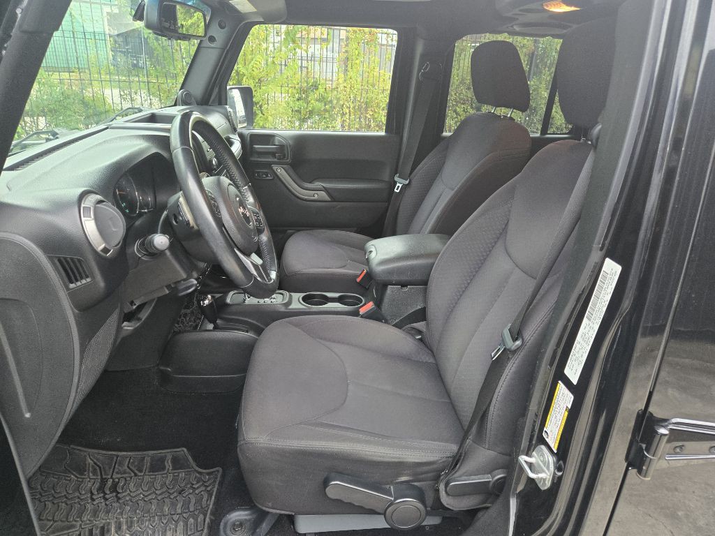 2013 Jeep Wrangler Unlimited Image 9