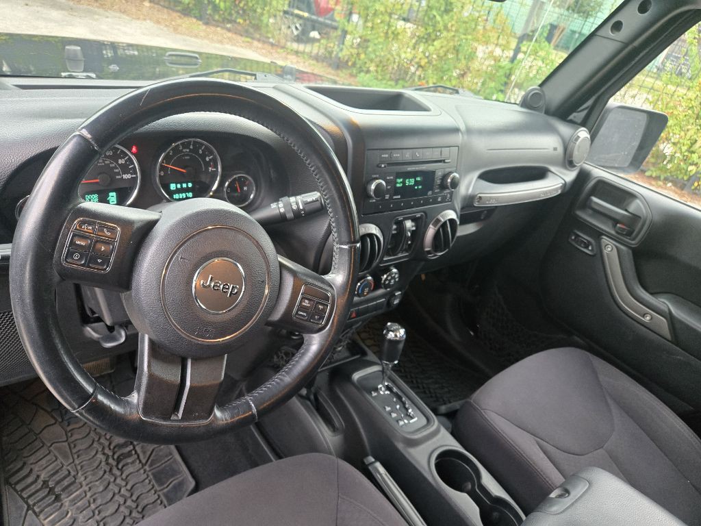 2013 Jeep Wrangler Unlimited Image 11