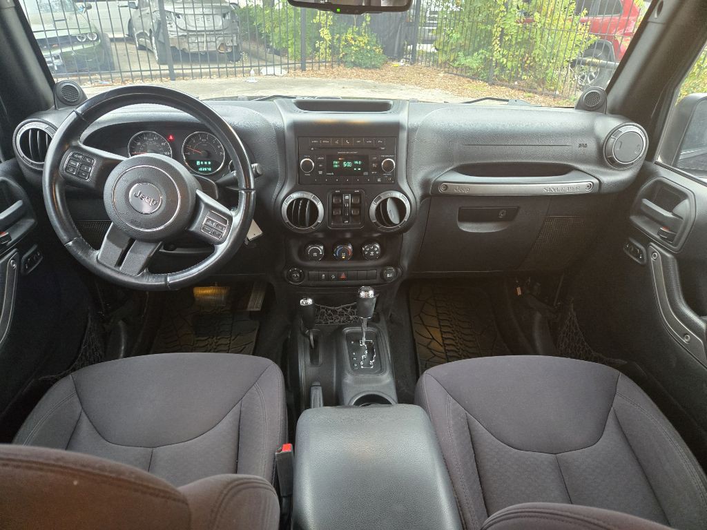 2013 Jeep Wrangler Unlimited Image 13