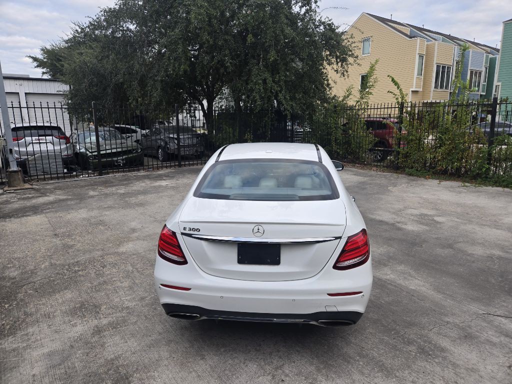 2017 Mercedes-Benz E-Class Image 7