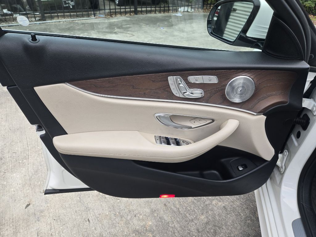 2017 Mercedes-Benz E-Class Image 9
