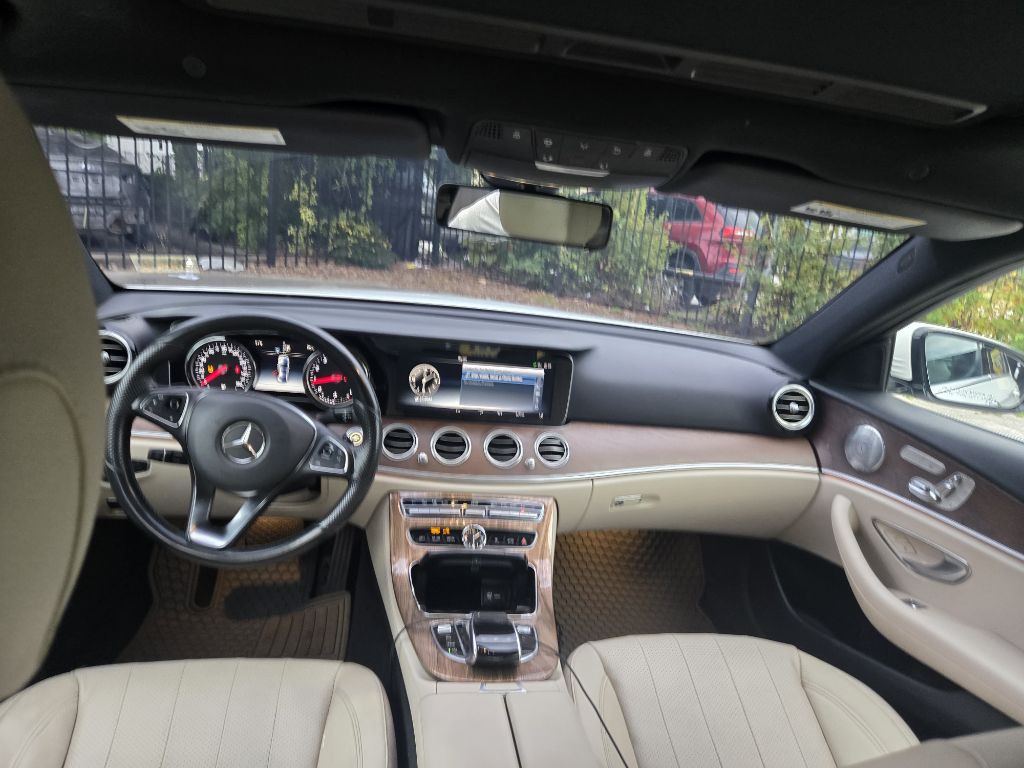 2017 Mercedes-Benz E-Class Image 13