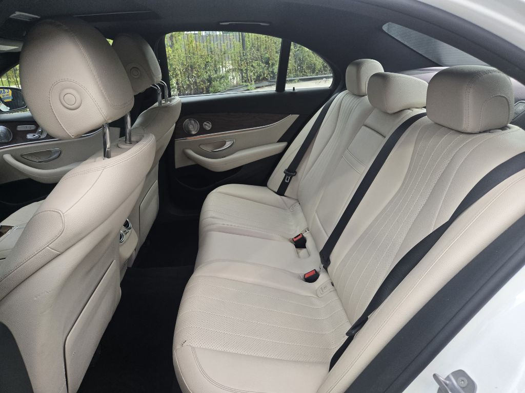 2017 Mercedes-Benz E-Class Image 14