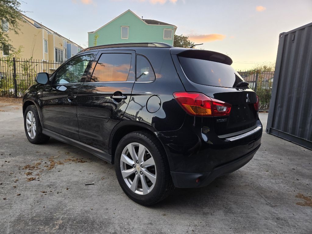 2015 Mitsubishi Outlander Image 9
