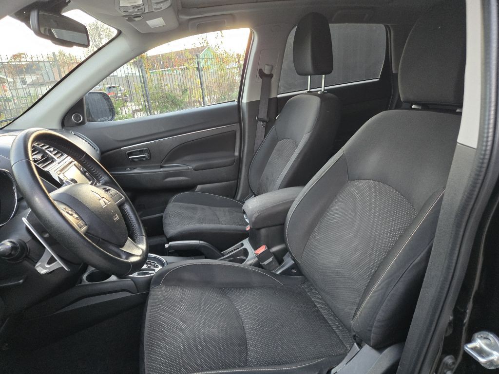 2015 Mitsubishi Outlander Image 10