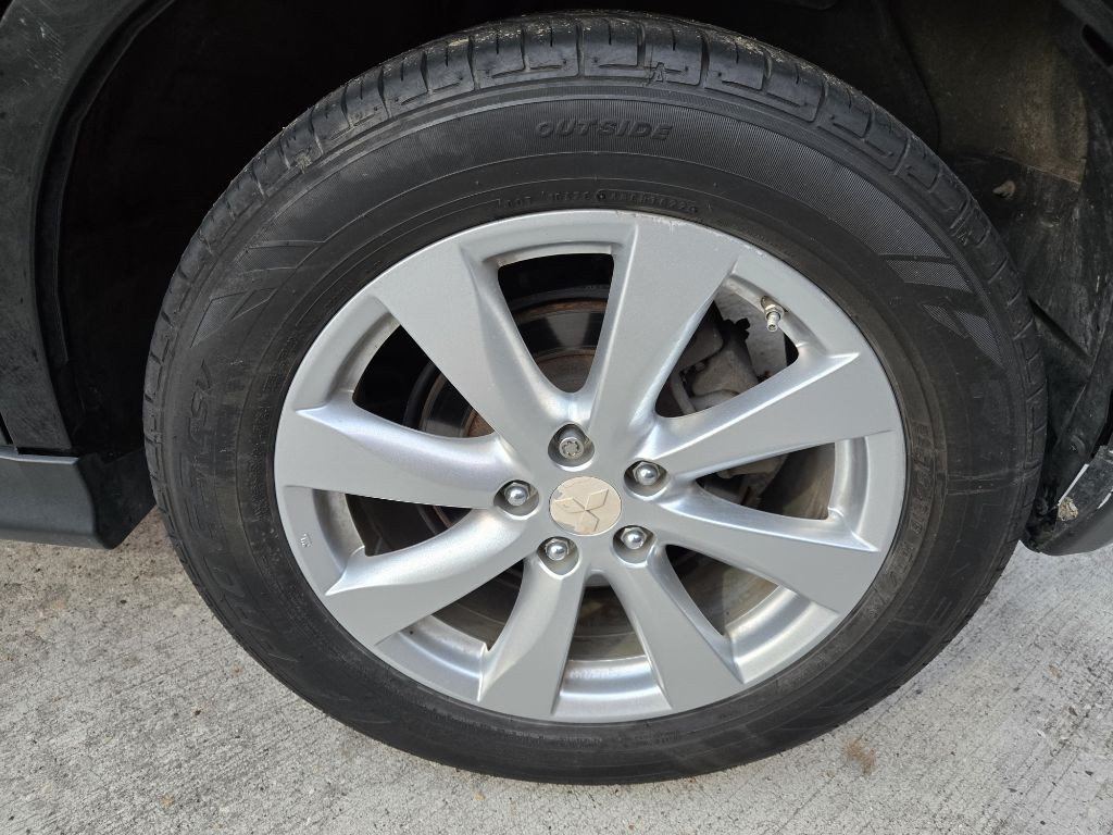 2015 Mitsubishi Outlander Image 15