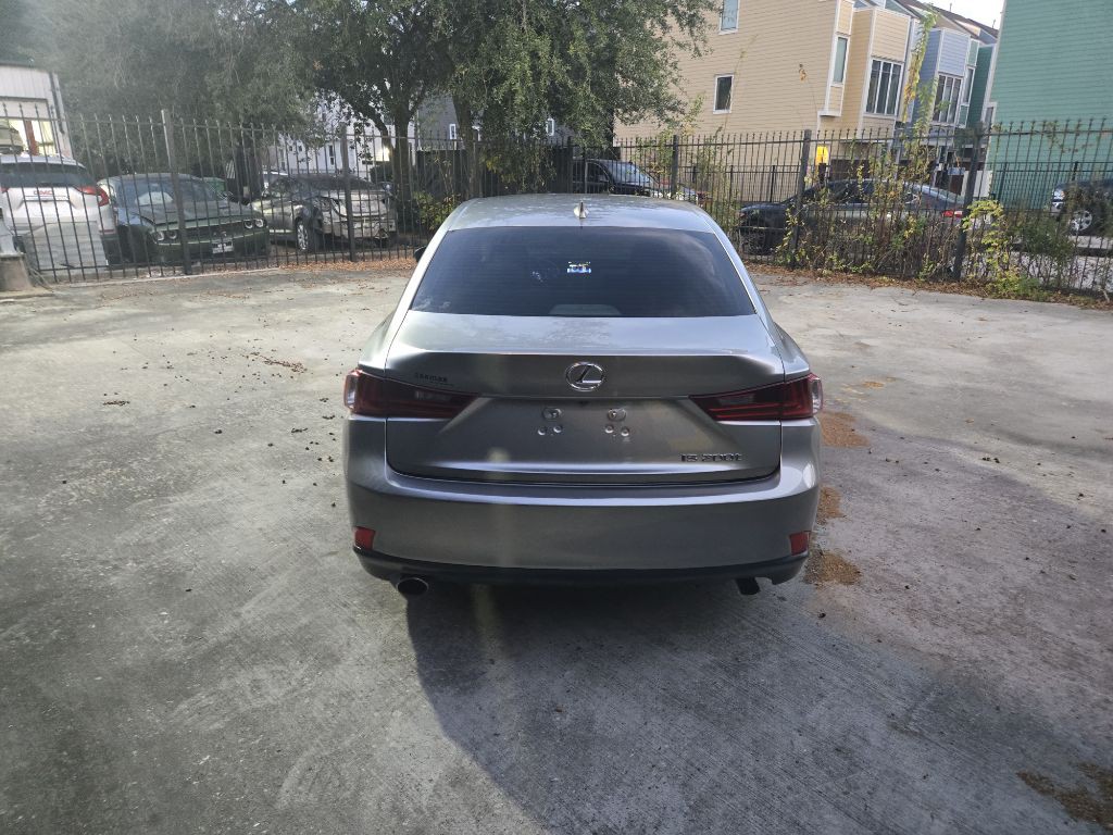 2016 Lexus IS Image 7