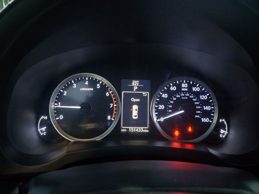 2016 Lexus IS Image 10