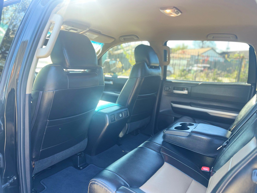 2015 Toyota Tundra Image 11