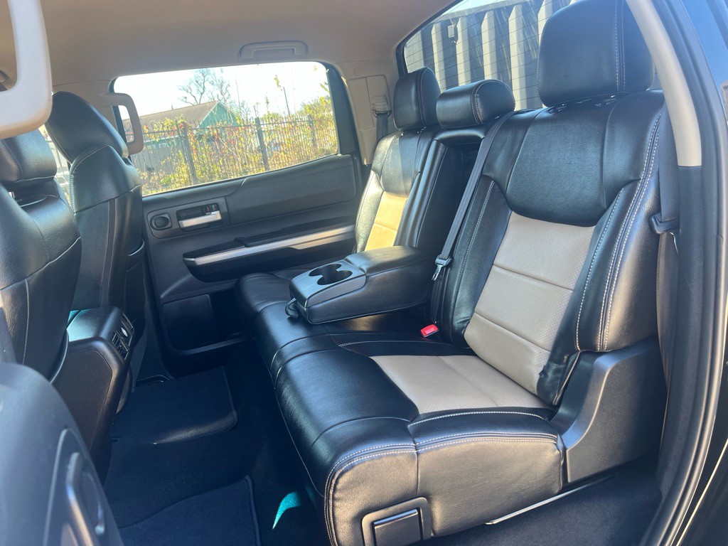 2015 Toyota Tundra Image 12