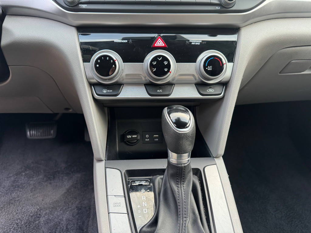 2019 Hyundai Elantra Image 13