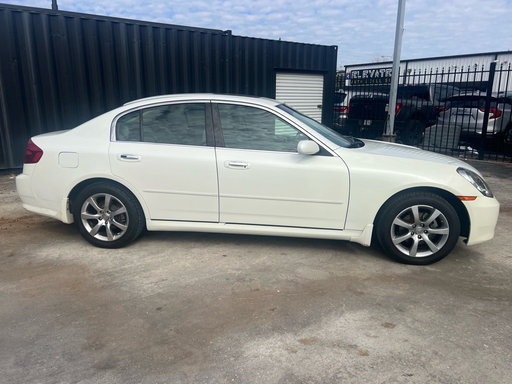 2005 INFINITI G35 Image 4