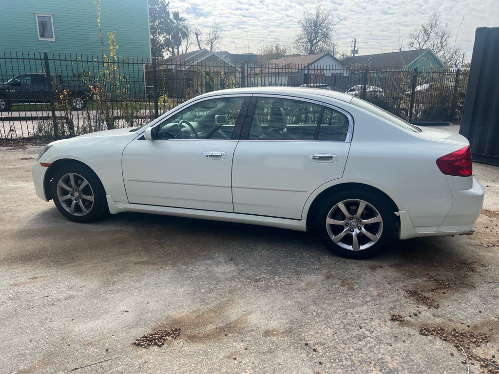 2005 INFINITI G35 Image 8