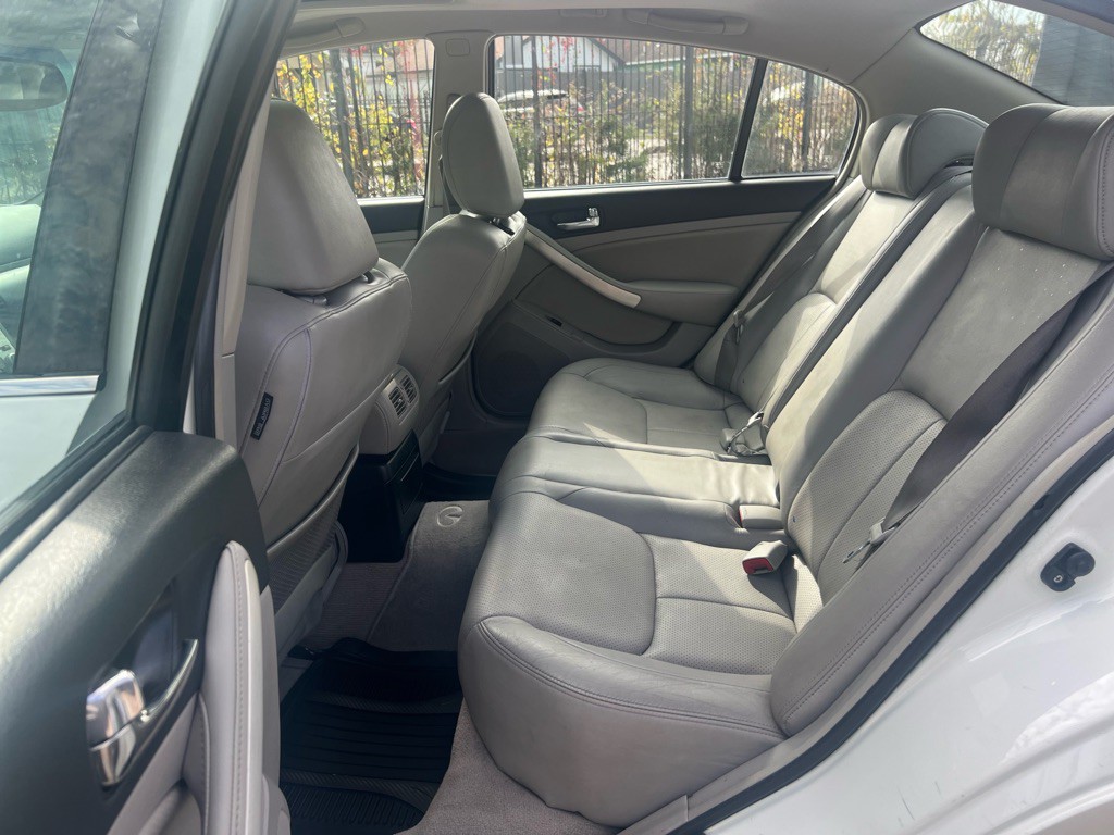 2005 INFINITI G35 Image 14