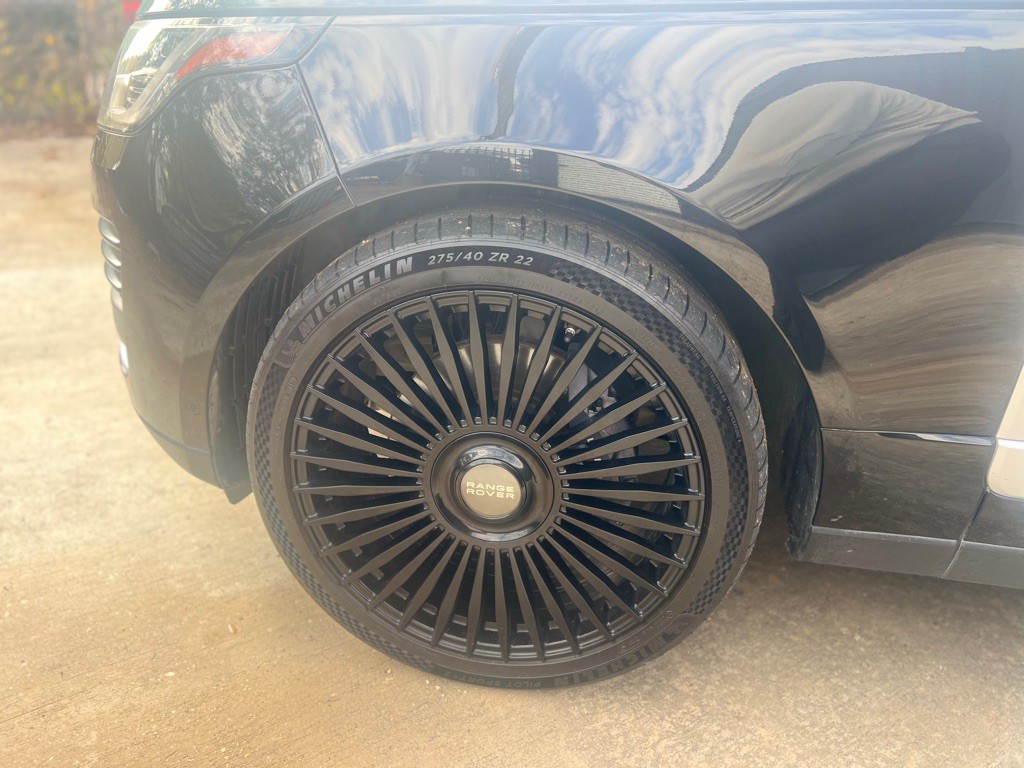 2018 Land Rover Range Rover Image 9