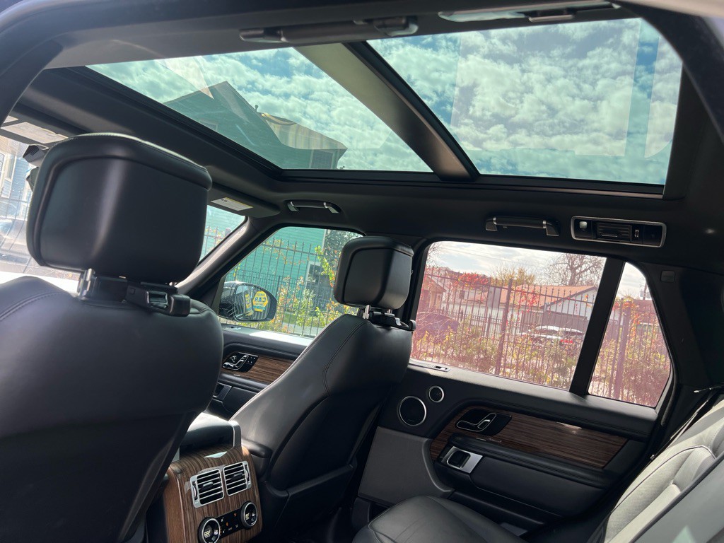 2018 Land Rover Range Rover Image 16