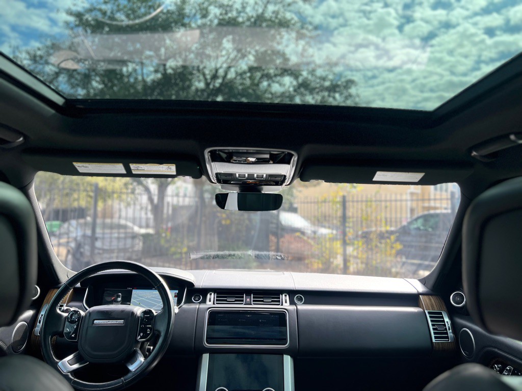 2018 Land Rover Range Rover Image 20